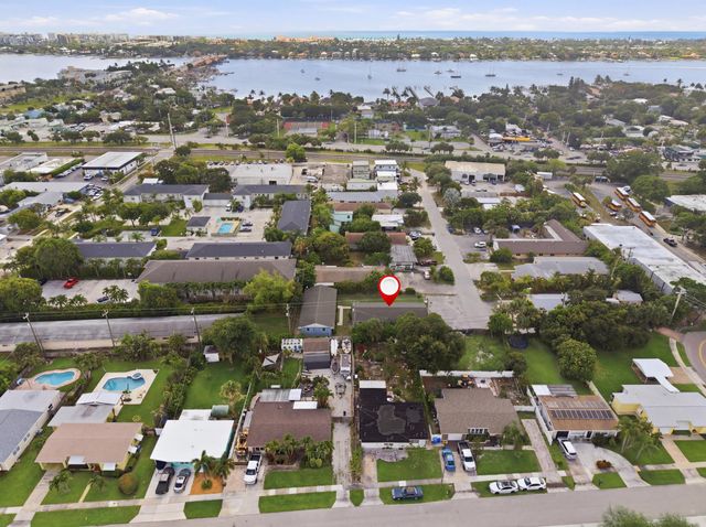 351 Wickline Boulevard, Lantana, FL 33462