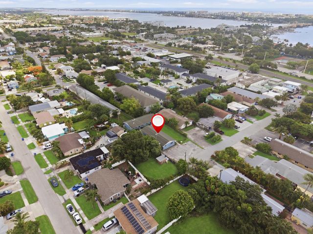351 Wickline Boulevard, Lantana, FL 33462
