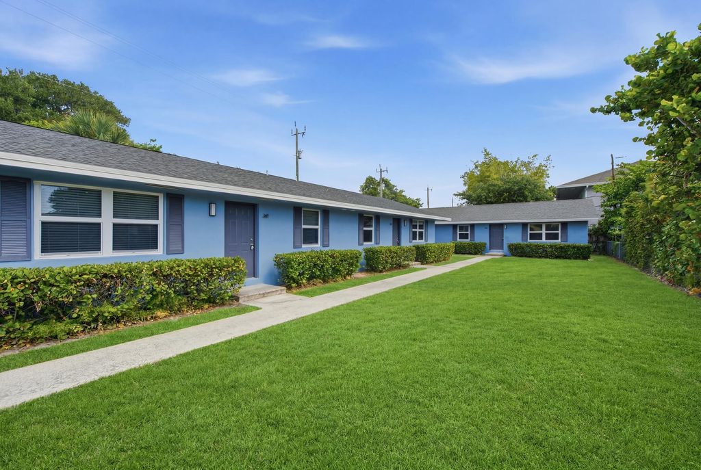 351 Wickline Boulevard, Lantana, FL 33462