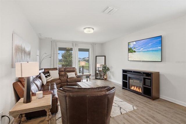 2154 CAMDEN LOOP, Davenport, FL 33837