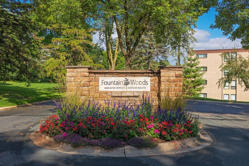6710 Vernon Avenue S 406, Edina, MN 55436 — exterior