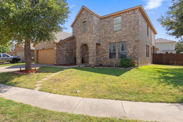 12121 Treeline Drive, Fort Worth, TX 76036