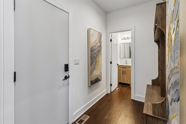 1010 Frederick Avenue, Des Moines, IA 50315