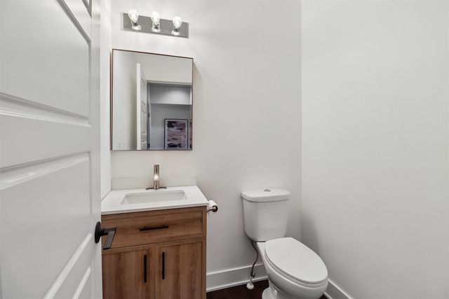 1010 Frederick Avenue, Des Moines, IA 50315
