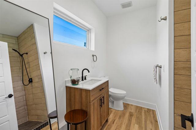 1010 Frederick Avenue, Des Moines, IA 50315