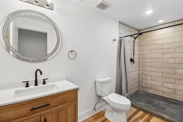 1010 Frederick Avenue, Des Moines, IA 50315