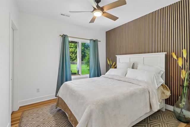 1010 Frederick Avenue, Des Moines, IA 50315