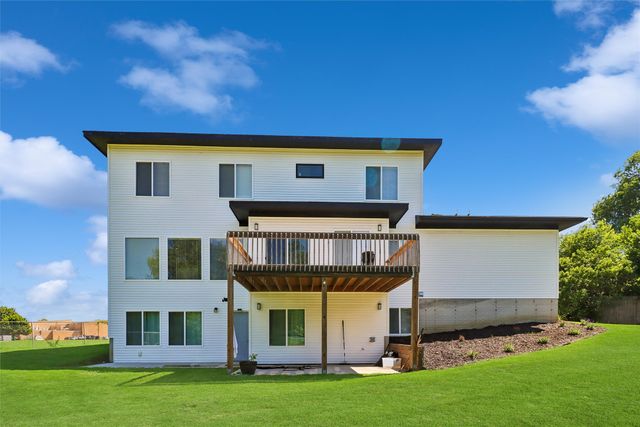 1010 Frederick Avenue, Des Moines, IA 50315