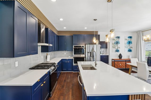 1010 Frederick Avenue, Des Moines, IA 50315