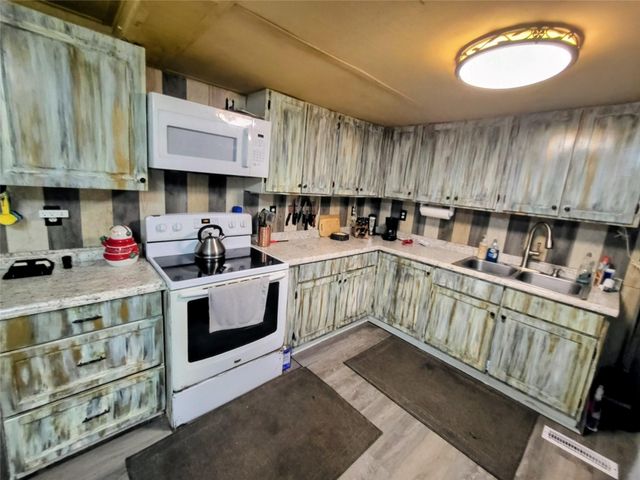 4037 SE 27th Street, Okeechobee, FL 34974