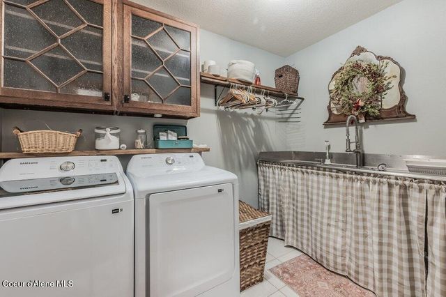 2875 Gold Creek RD, Sandpoint, ID 83864