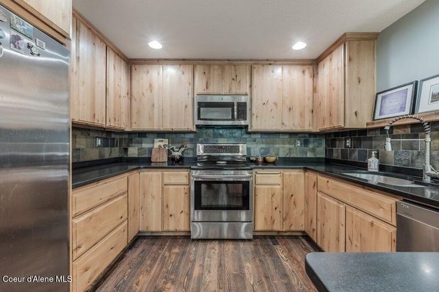 2875 Gold Creek RD, Sandpoint, ID 83864