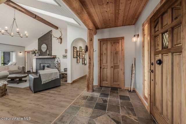 2875 Gold Creek RD, Sandpoint, ID 83864