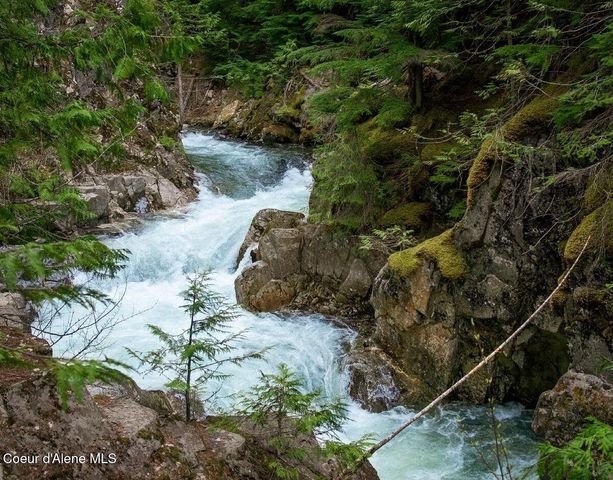2875 Gold Creek RD, Sandpoint, ID 83864