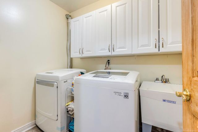 1832 Burning Bush Court, Rochester Hills, MI 48309