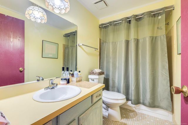 1832 Burning Bush Court, Rochester Hills, MI 48309