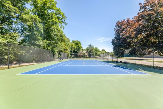 1832 Burning Bush Court, Rochester Hills, MI 48309