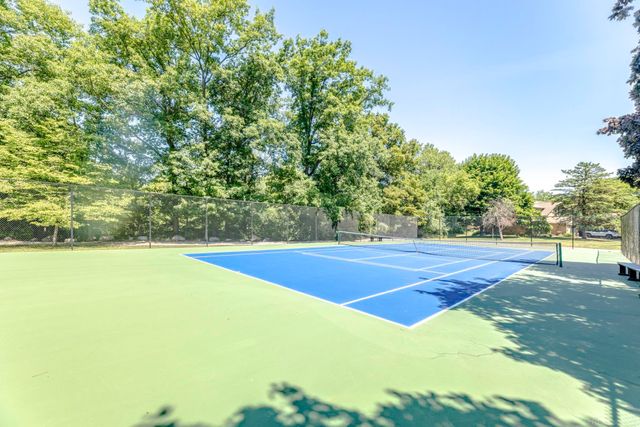 1832 Burning Bush Court, Rochester Hills, MI 48309
