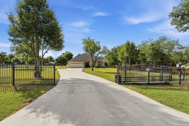 123 Tomahawk, Seguin, TX 78155