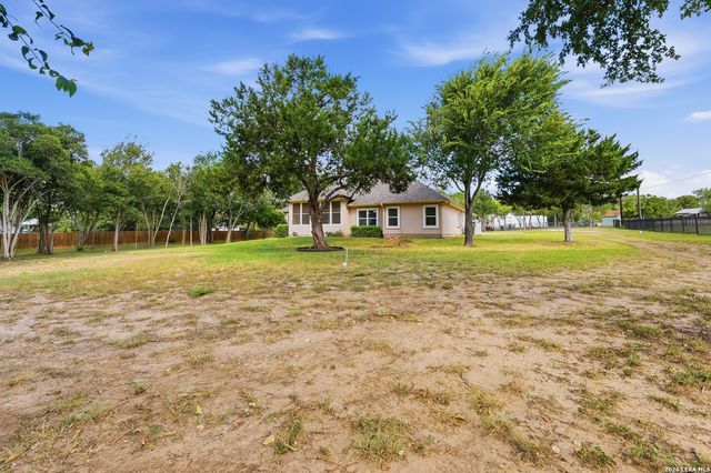 123 Tomahawk, Seguin, TX 78155
