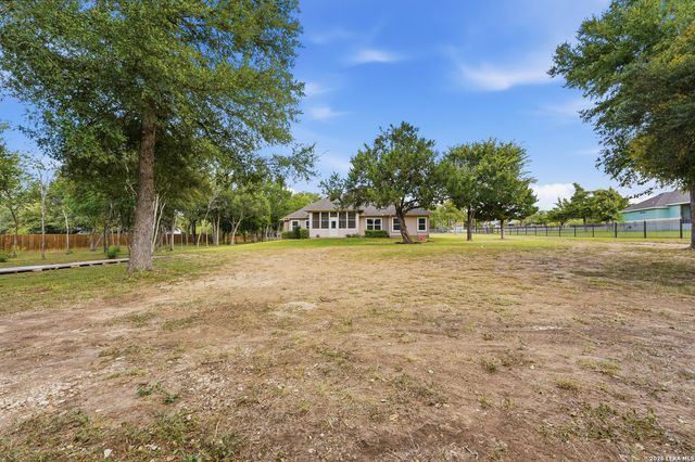 123 Tomahawk, Seguin, TX 78155