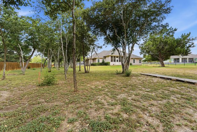 123 Tomahawk, Seguin, TX 78155