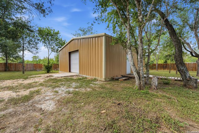 123 Tomahawk, Seguin, TX 78155