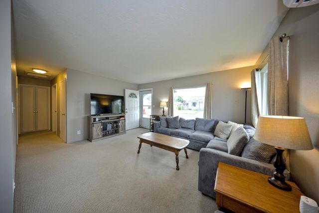 2516 N Julia St, Spokane, WA 99217