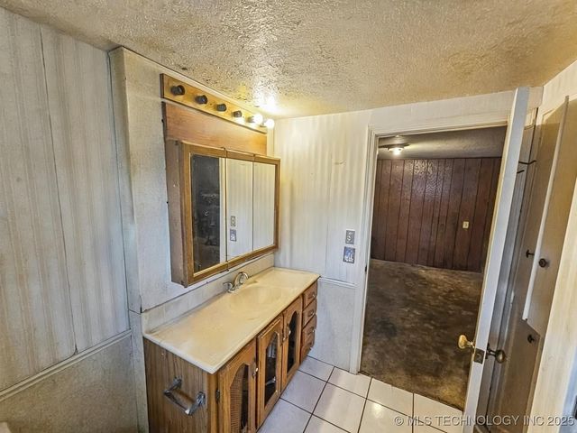 310 E Adler, Davis, OK 73030