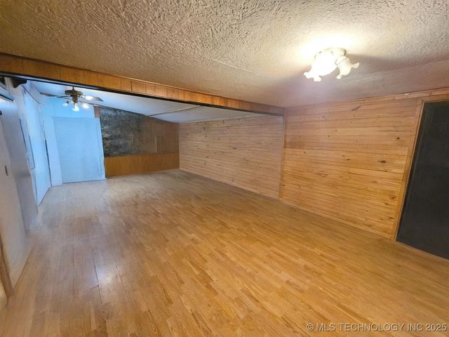 310 E Adler, Davis, OK 73030