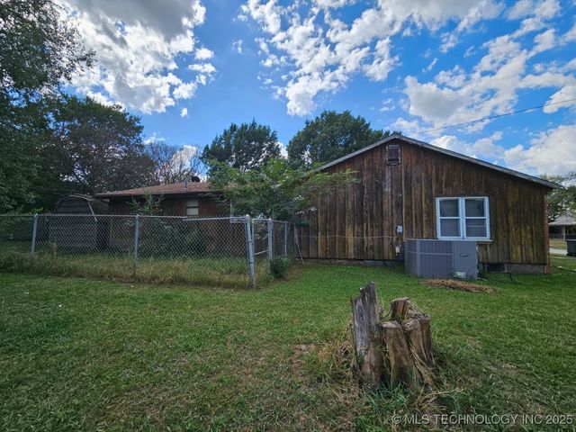 310 E Adler, Davis, OK 73030