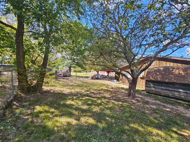 310 E Adler, Davis, OK 73030