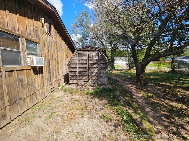 310 E Adler, Davis, OK 73030