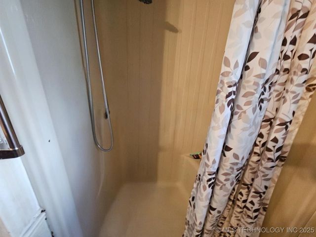 310 E Adler, Davis, OK 73030