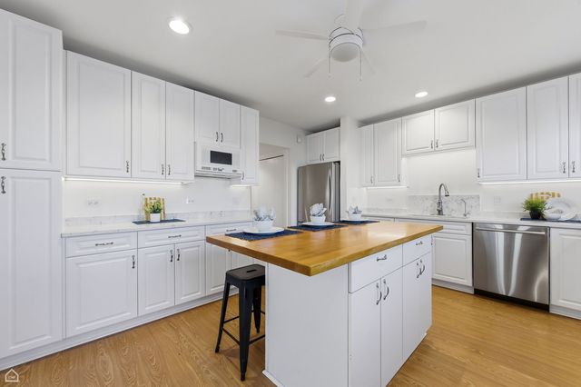 4701 S Woodlawn Avenue, Chicago, IL 60615