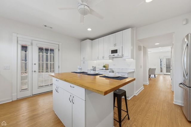 4701 S Woodlawn Avenue, Chicago, IL 60615