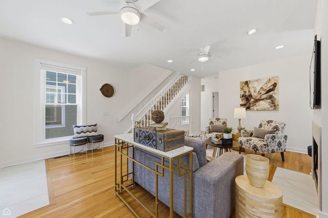 4701 S Woodlawn Avenue, Chicago, IL 60615