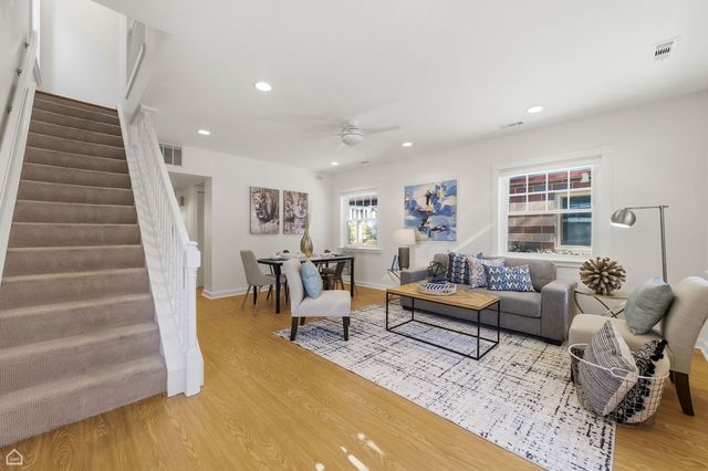 4701 S Woodlawn Avenue, Chicago, IL 60615