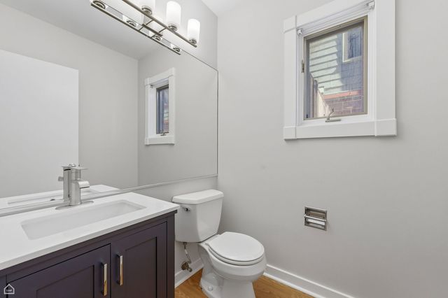 4701 S Woodlawn Avenue, Chicago, IL 60615