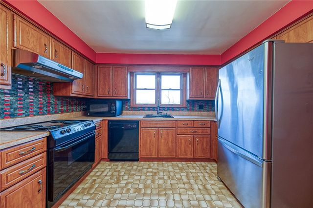 93 Pennsylvania Blvd., Monessen, PA 15062