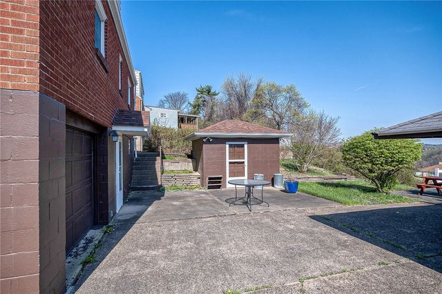 93 Pennsylvania Blvd., Monessen, PA 15062