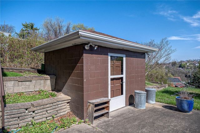 93 Pennsylvania Blvd., Monessen, PA 15062