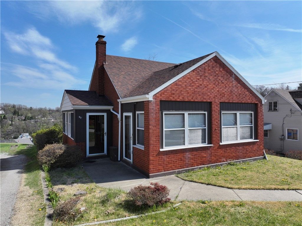 93 Pennsylvania Blvd., Monessen, PA 15062