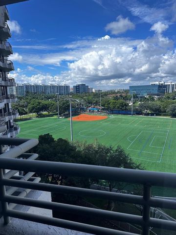 3300 NE 191st St 904, Aventura, FL 33180