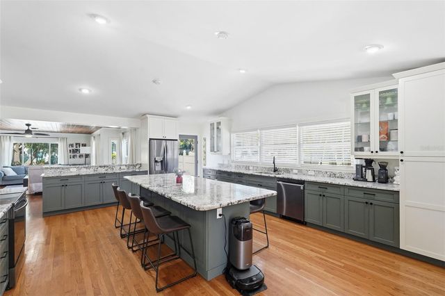 517 AVERY AVENUE, Crystal Beach, FL 34681