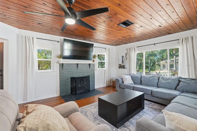 517 AVERY AVENUE, Crystal Beach, FL 34681