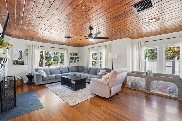 517 AVERY AVENUE, Crystal Beach, FL 34681