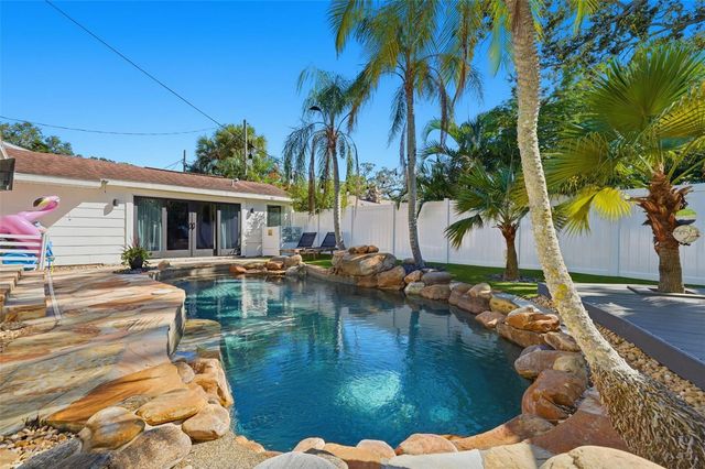 517 AVERY AVENUE, Crystal Beach, FL 34681