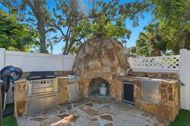 517 AVERY AVENUE, Crystal Beach, FL 34681