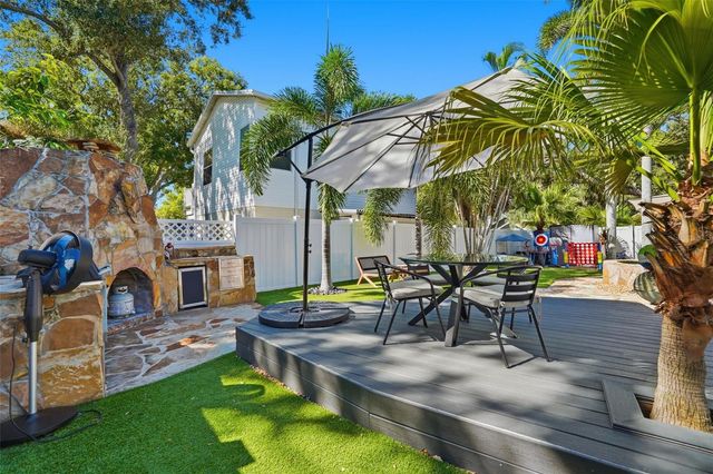 517 AVERY AVENUE, Crystal Beach, FL 34681